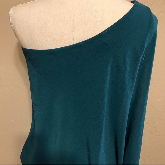 Bebe one shoulder Blouse - Picture 6 of 13